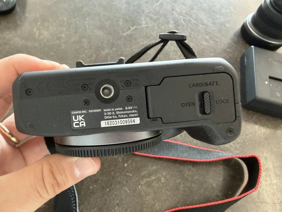 Canon EOS R100 Mirrorless Camera with 18-45mm Lens (1108309)